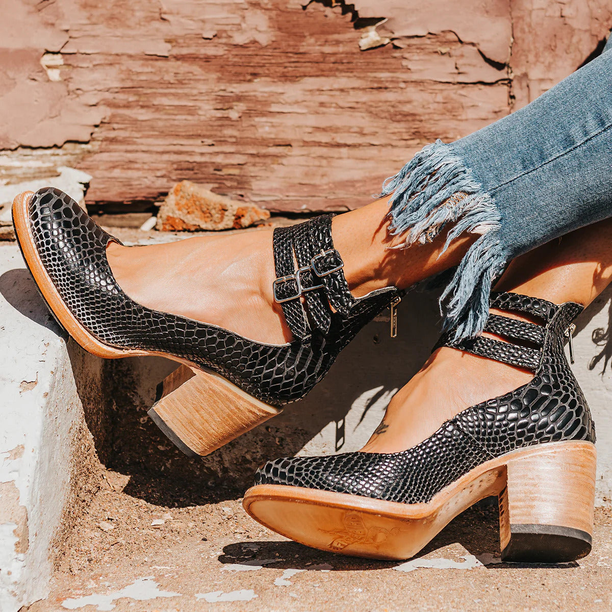 Fionnaghal | Vintage Leather Strap Heels