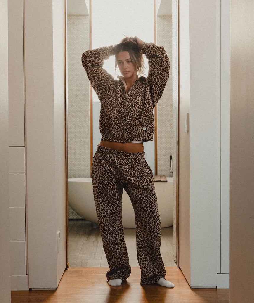 Cinnamon | Leopard Print Unisex Hoodie Cozy Streetwear For Men Women