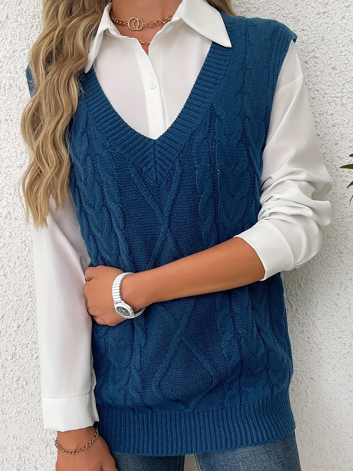 Cora | Women's Cozy Cable-Knit V-Neck Sweater Vest