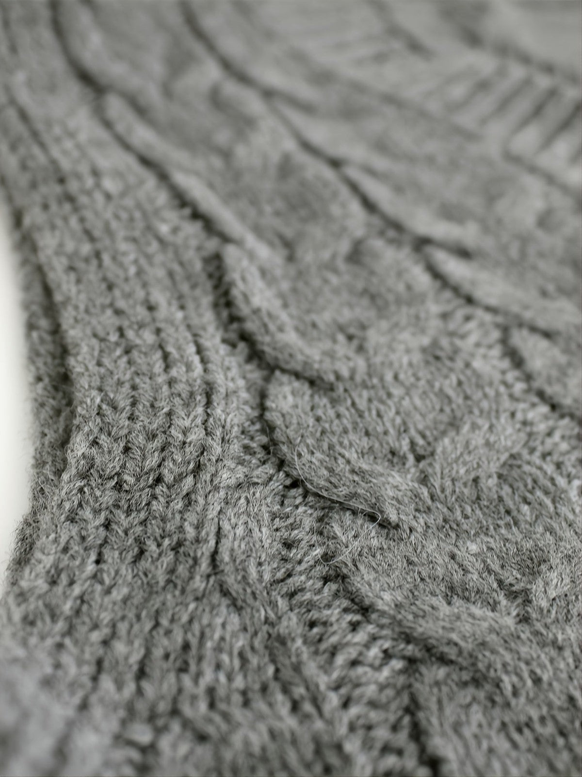 Cora | Women's Cozy Cable-Knit V-Neck Sweater Vest
