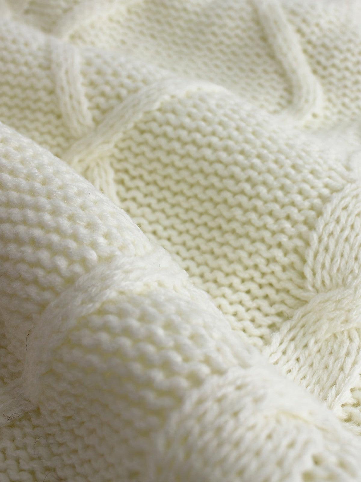 Cora | Women's Cozy Cable-Knit V-Neck Sweater Vest