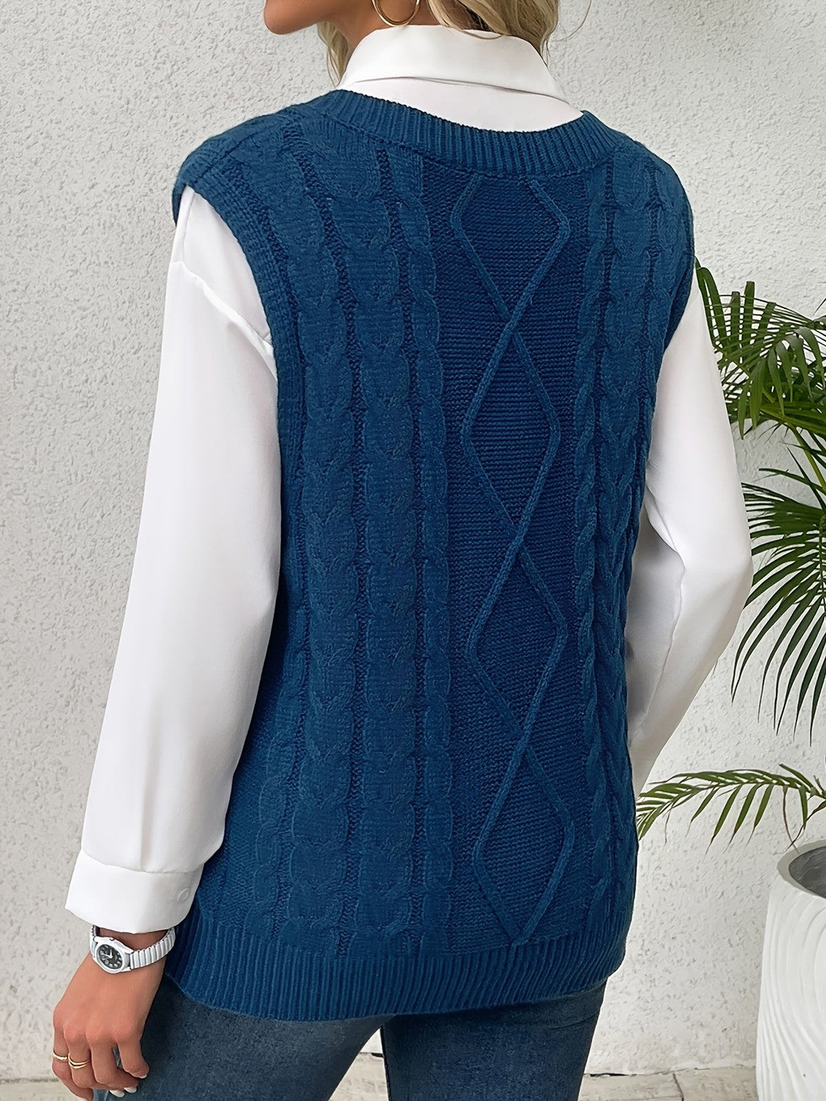 Cora | Women's Cozy Cable-Knit V-Neck Sweater Vest