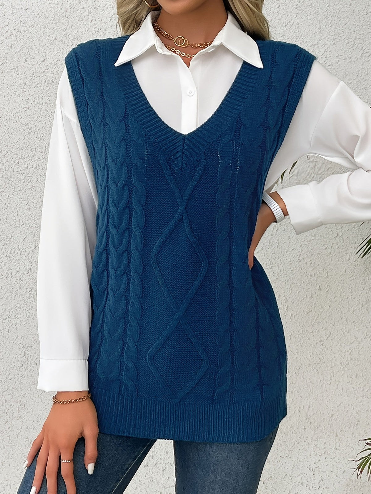 Cora | Women's Cozy Cable-Knit V-Neck Sweater Vest
