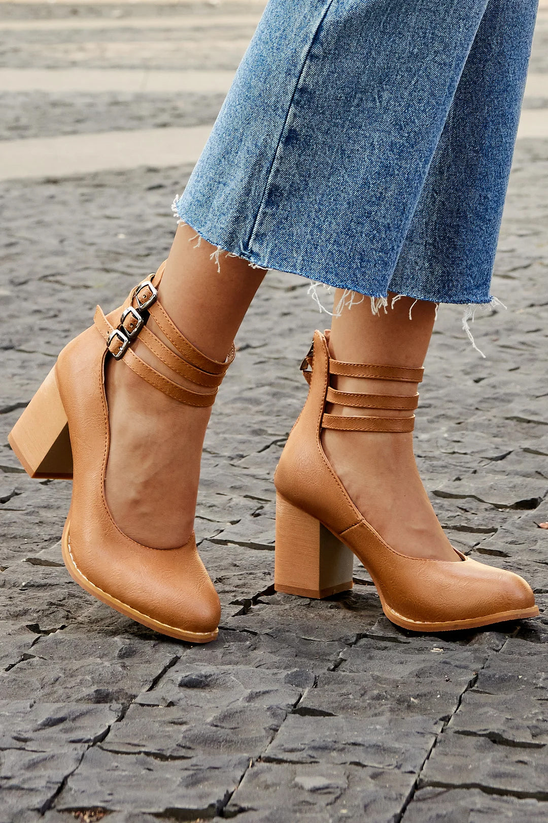 Elara | Block Heel Sandals with Buckle Closure and Ankle Strap