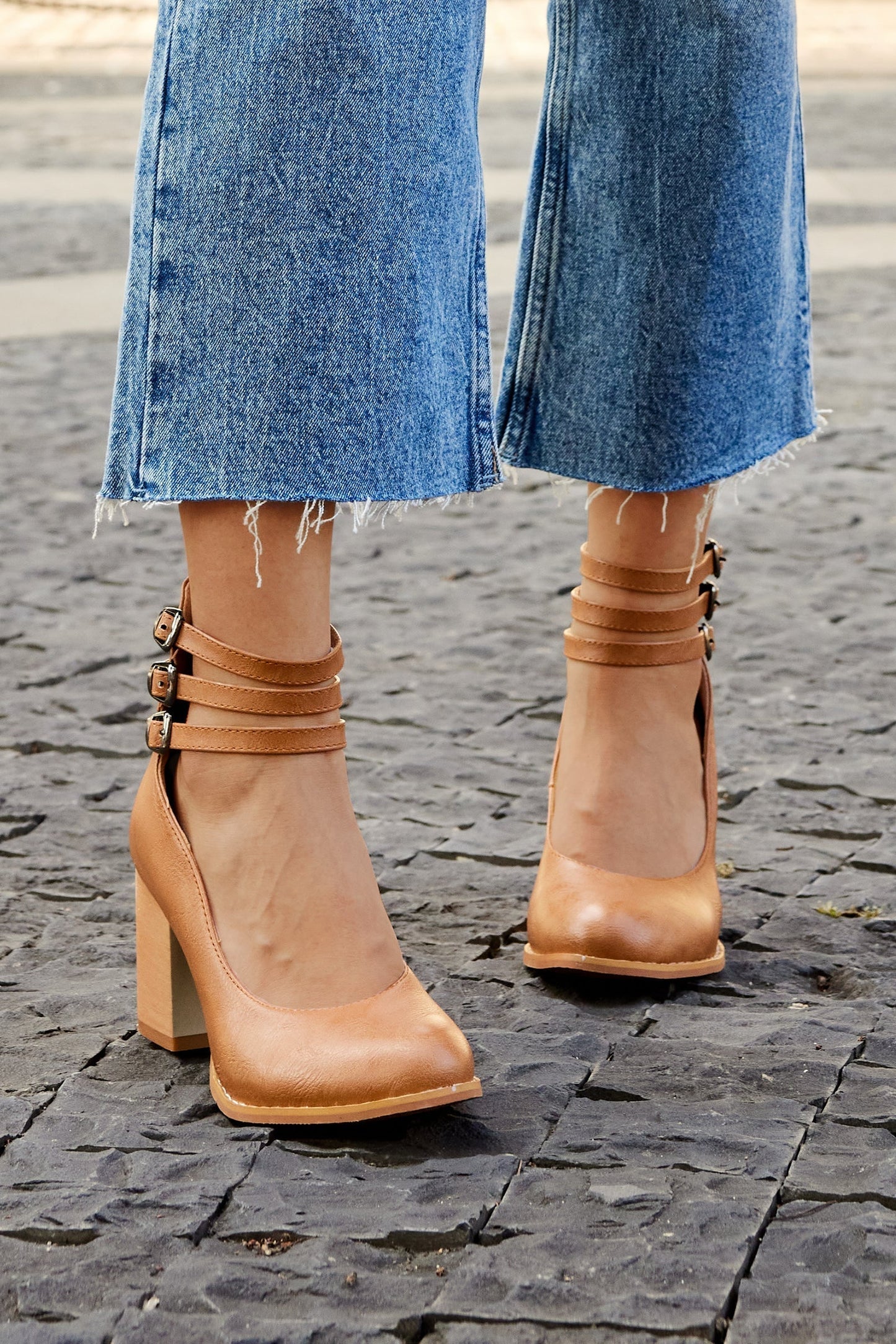 Elara | Block Heel Sandals with Buckle Closure and Ankle Strap