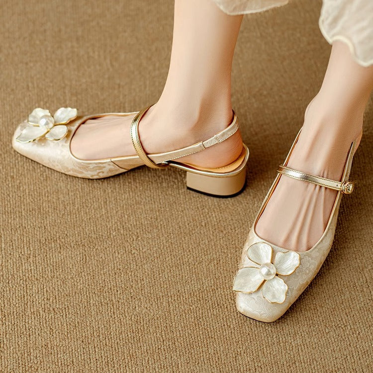 Belisama | Mary Jane Pumps with Block Heel and Floral Embellishment