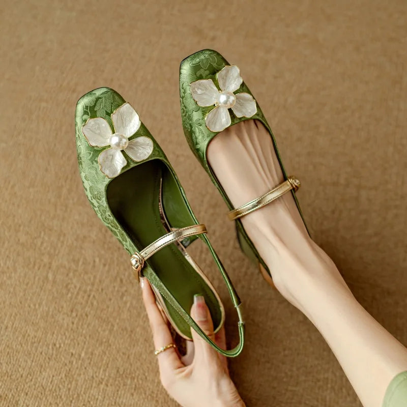 Belisama | Mary Jane Pumps with Block Heel and Floral Embellishment