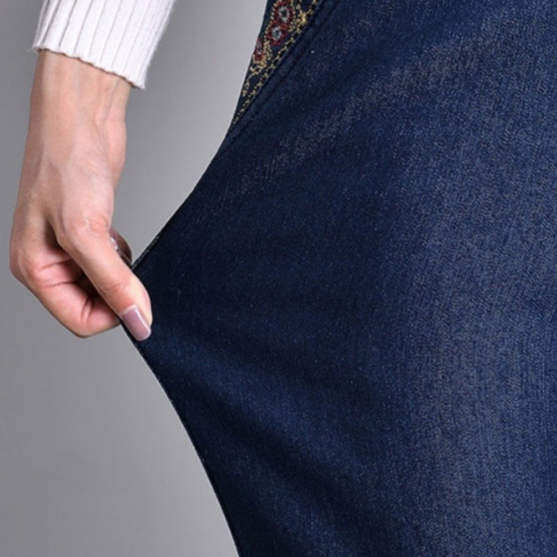 Perrin | Straight Leg Jeans with Side Pockets and Elastic Waist photo
